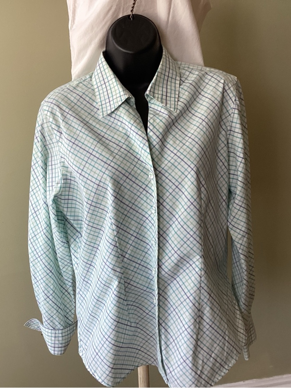 Van Heusen Green Blue Dress Shirt blouse sz M cotton tailored summer office